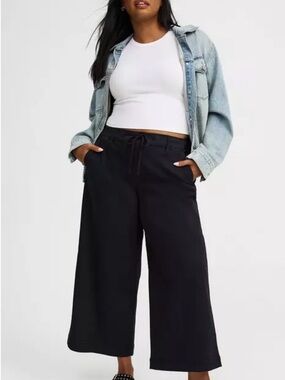 NWOT TORRID Black Pull-On Weekend Wide-Leg Crop Pant SIZE 2X